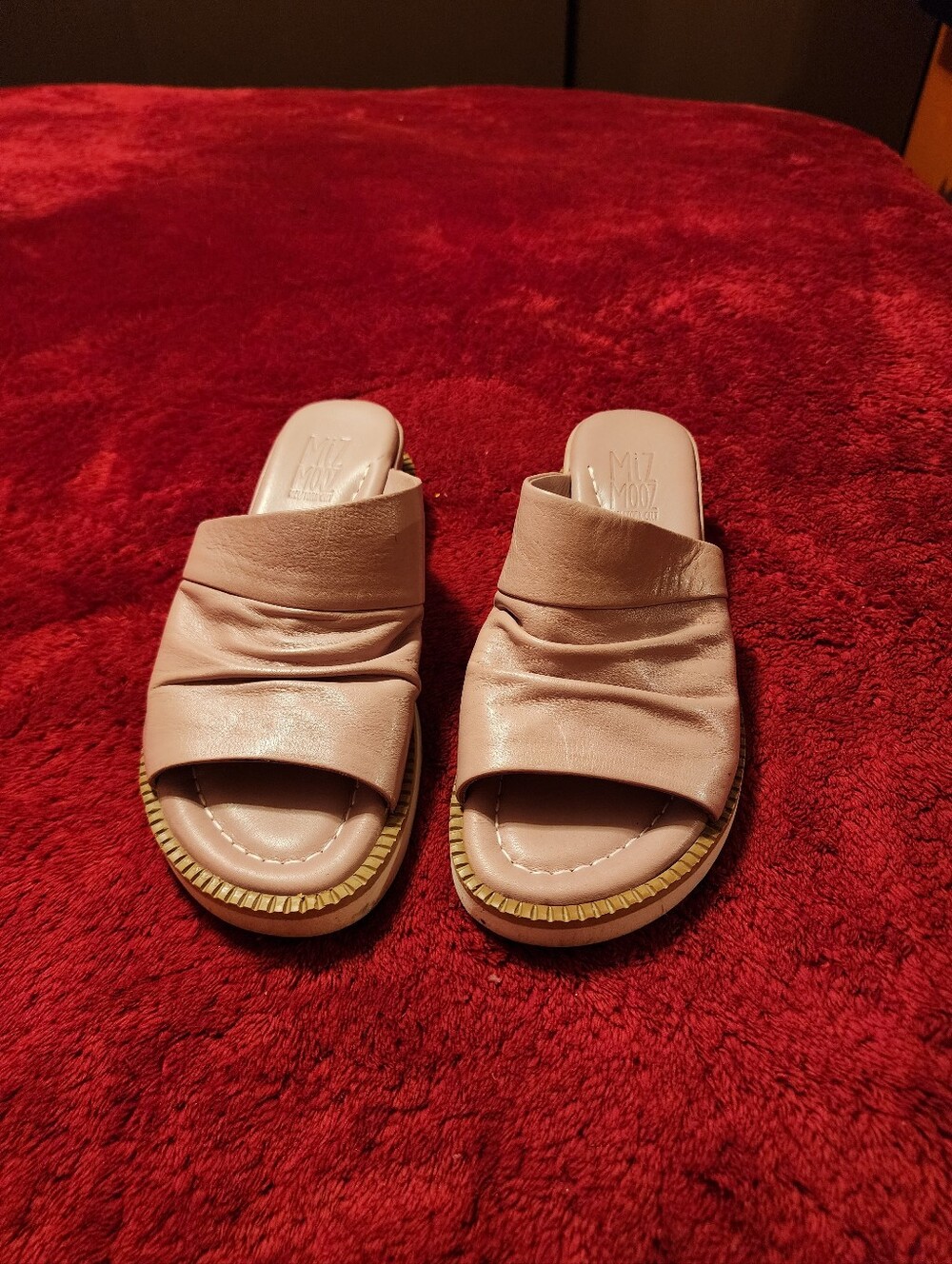 Miz Mooz beige slipon sandals #platform #mizmooz size 38( 7.5)